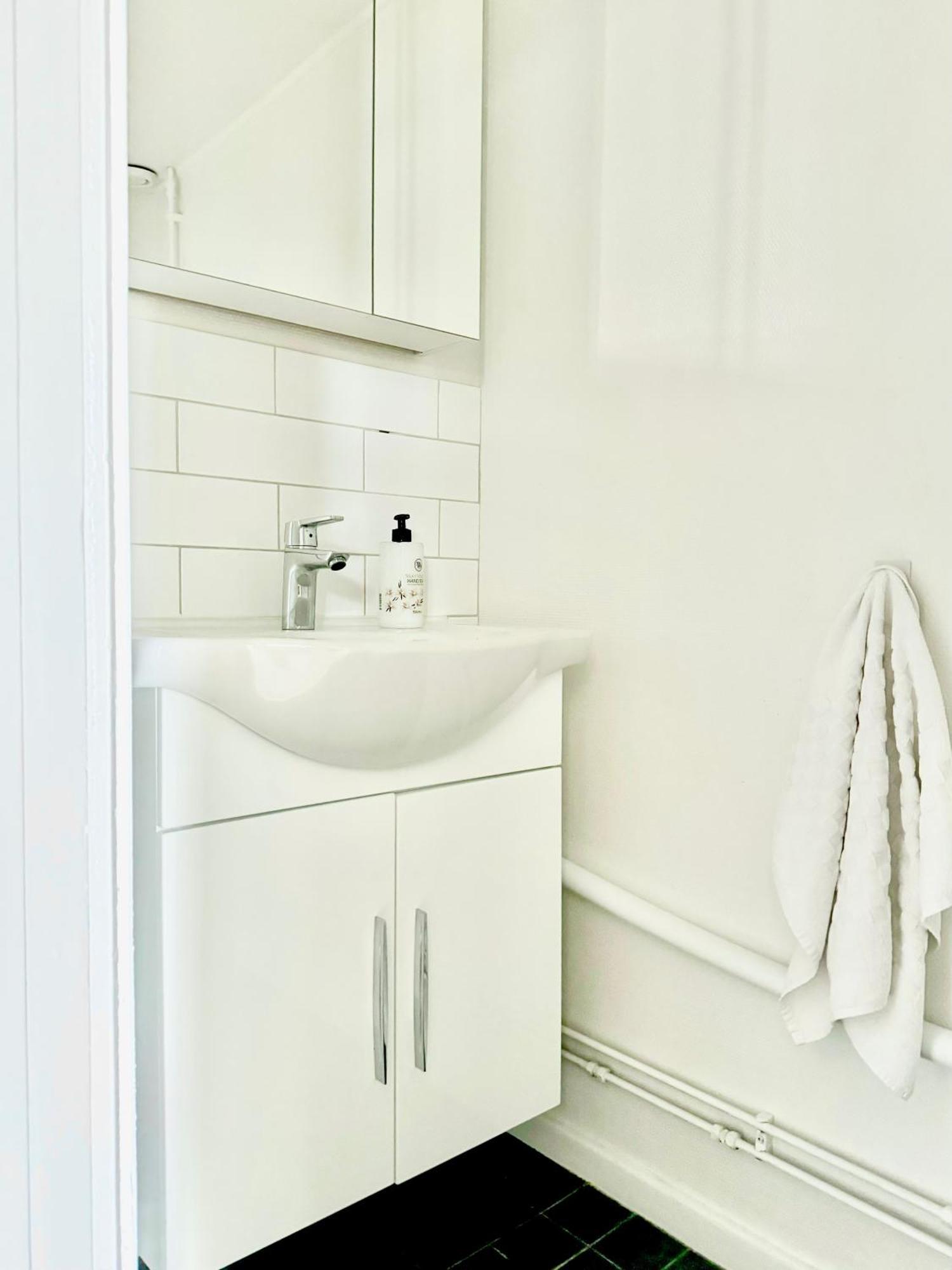 Laegenhet Med Fantastiskt Laege Apartment Stockholm Ngoại thất bức ảnh